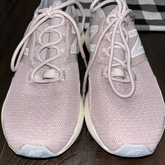 New Balance Shoes - New Balance Women's ROAV athletic shoes